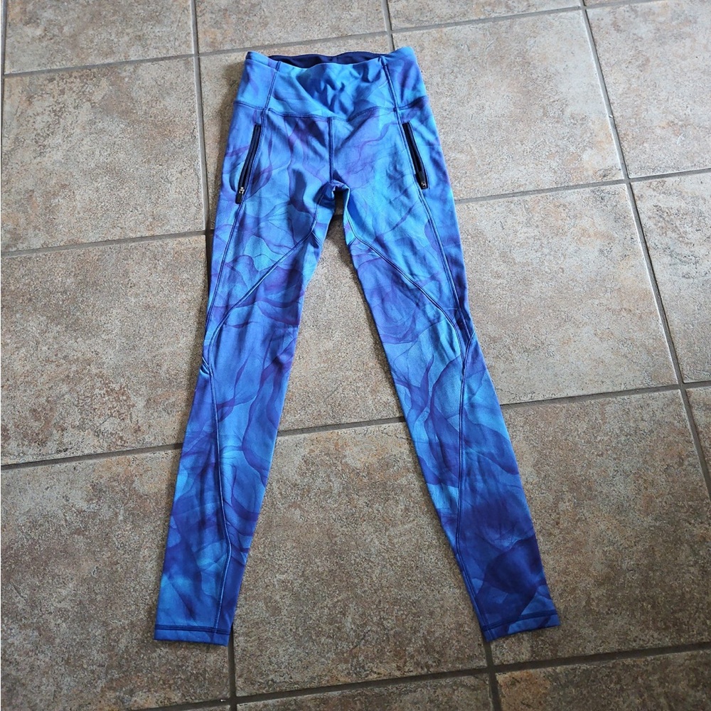 Lululemon athletica leggings women’s size 4 great condition!
